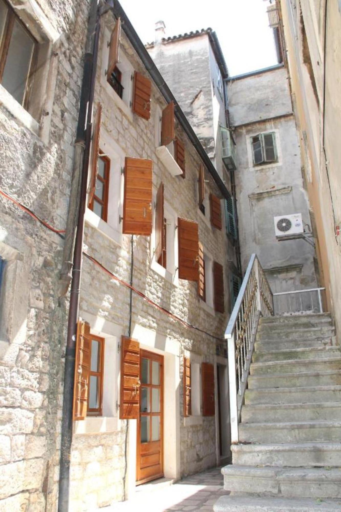Sunny Rooms And Suites Šibenik Exteriör bild